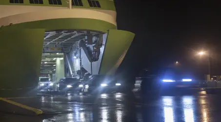 CAR CARRIER