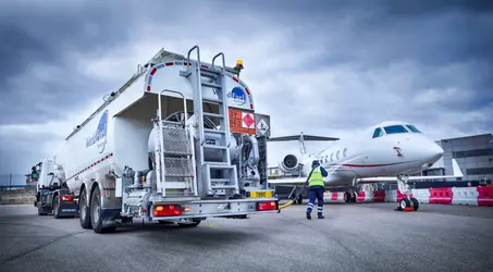 Bulk-Jet-Fuel-Delivery