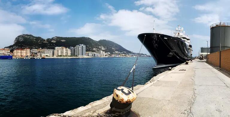 ship along side dock 