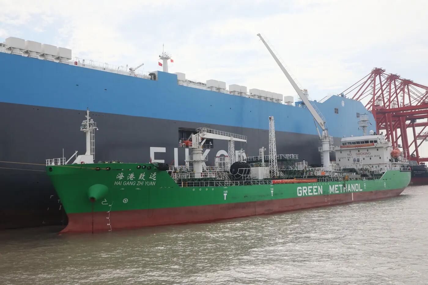 green methanol bunkering ship